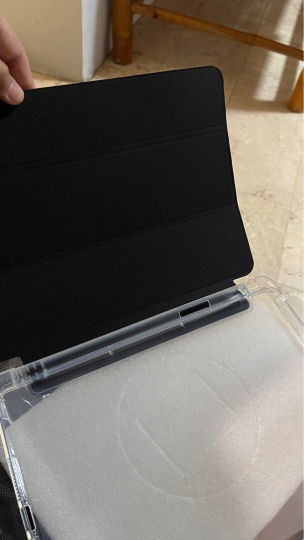 IPAD CASE (10.2 size) (Category: Cases & Sleeves) located in Quezon City. Submitted by funakrista (Listing ID 1330578019, Image 1). Description: IPAD CASE SIZE 10.2 NO DAMAGE RFS : WRONG SIZE .