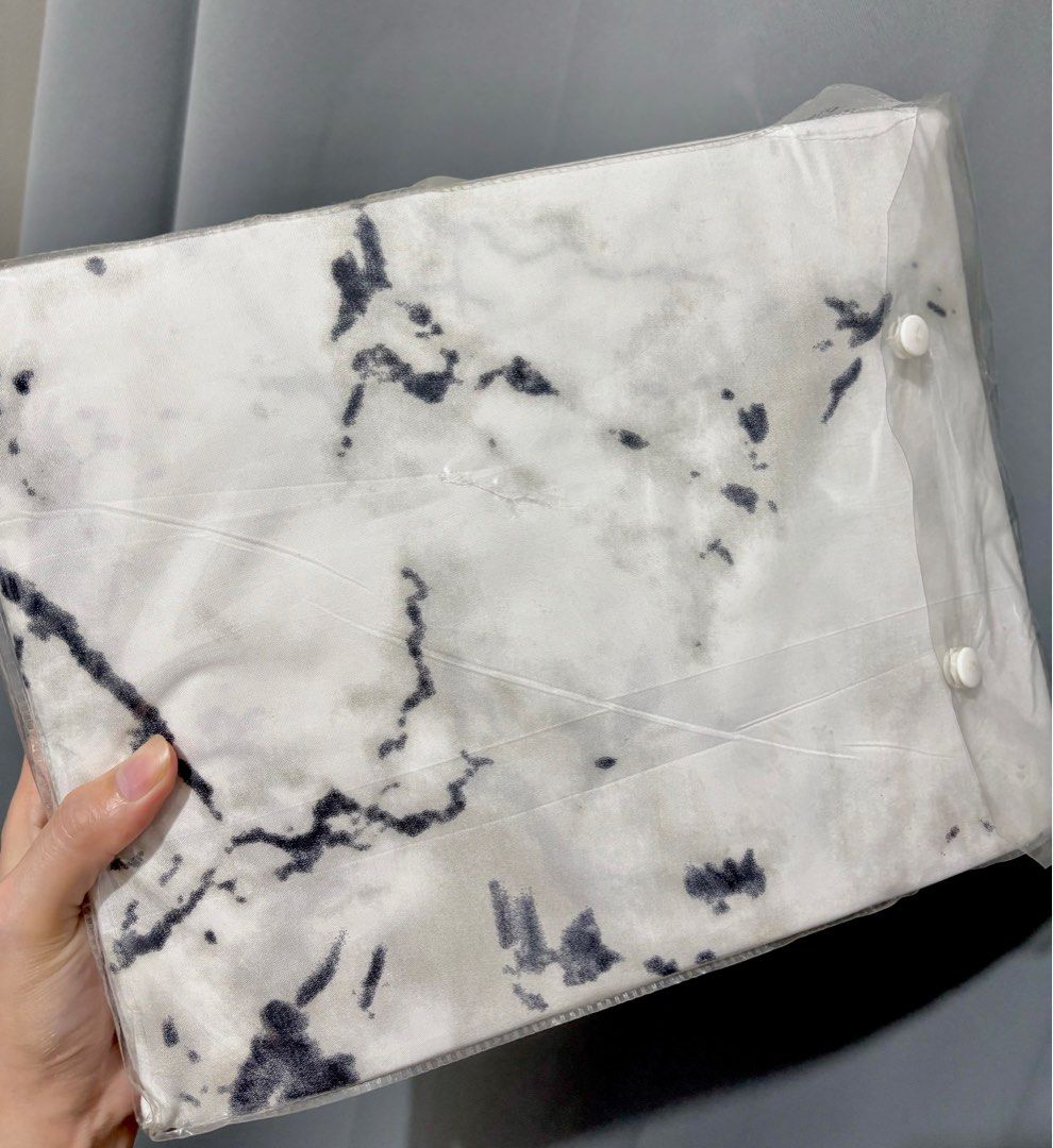 king size bed sheet (Category: Bed Frames & Mattresses) located in Rizal. Submitted by declutteryarn (Listing ID 1330672051, Image 2). Description: Mandaue Foam linen 4-piece KING SIZE bed sheet inclusions: 1 king size bed sheet 2 piece pillow case 1 flat sheet or blanket BRAND NEW‼️ NEVER BEEN USED‼️ nakatago lang nakalimutan ko na may ganyan pala kami lol .