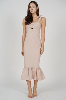 (Category: ) located in . Submitted by clearclearcloset (Listing ID 1330622994, Image 1). Description: .