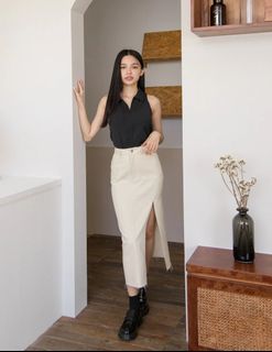 (Category: ) located in . Submitted by clearclearcloset (Listing ID 1330614260, Image 1). Description: .