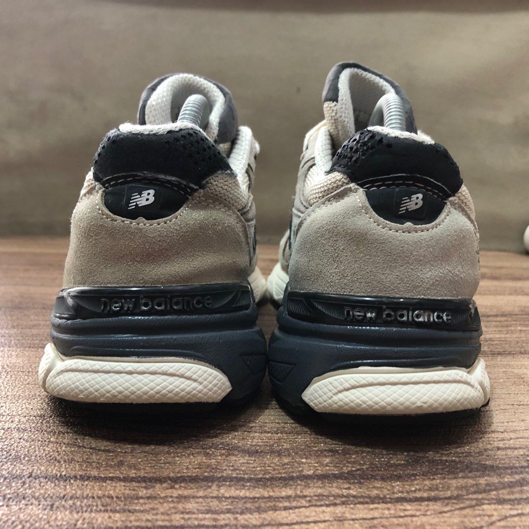 New Balance 990 size 40 5 b4226 Fesyen Pria Sepatu Sneakers di Carousell
