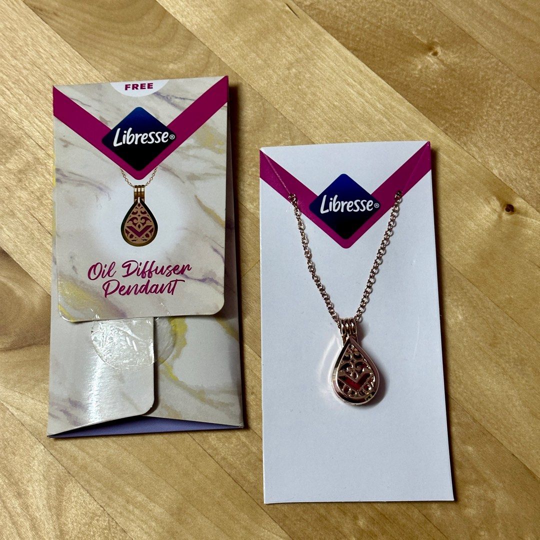 Oil Diffuser Pendant (Category: Necklaces) located in Petaling Jaya. Submitted by kwan0917 (Listing ID 1330623909, Image 1). Description: Never used at all. Good condition. Got it as free gift. You can get this for FREE. Interested buyer please arrange self pickup/lalamove in Bandar Sunway. .
