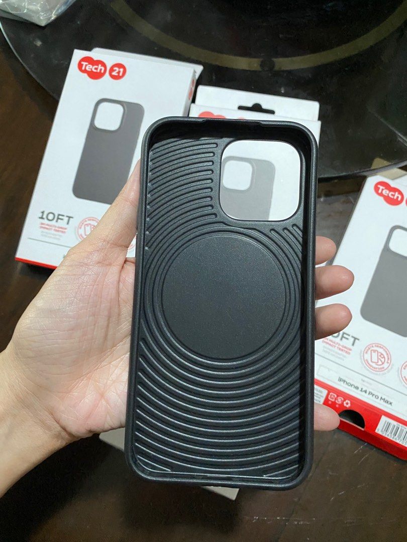 Original Tech21 Evolite Case for iPhone 14 Pro / 14 Pro Max (Category: Cases & Sleeves) located in Manila. Submitted by razelysonn (Listing ID 1330601219, Image 3). Description: All Original and fixed 14 Pro Max - 1,200 14 Pro - 1,000.