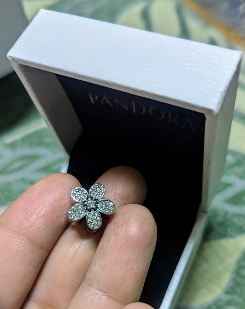 Dazzling daisy pandora charm store