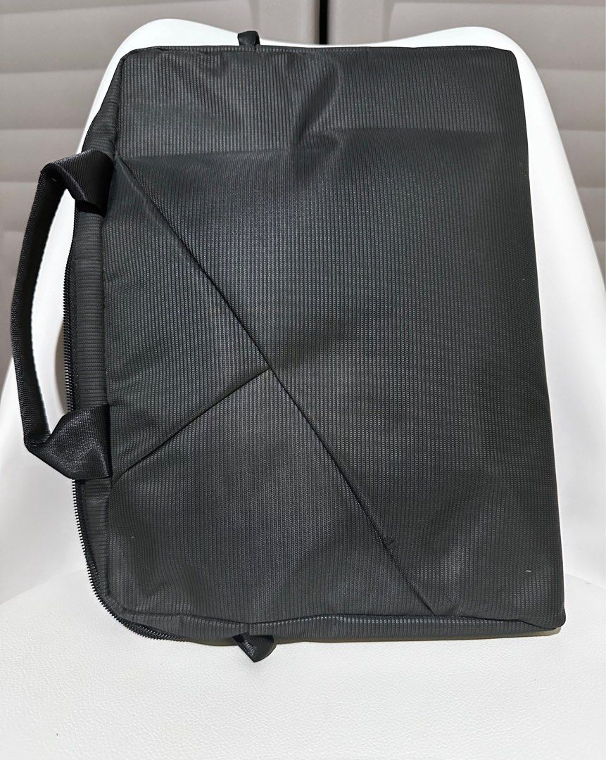 Rivacase 8720 Grey Laptop Bag (Category: Laptop Bags & Sleeves) located in Manila. Submitted by classictrends_24 (Listing ID 1330646259, Image 1). Description: - Ultra slim, compact bag that is compatible with Laptops with screen up to 14”. - Two internal sections for Tablet up to 10.1”, documents and accessories. - Padded laptop compartment sides provide extra protection. - Features external pocket for accessories and smartphone, dual zipper, pa