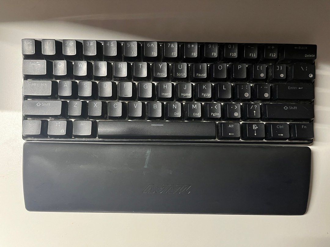 Rk61 black keyboard (Category: Computer Parts & Accessories) located in Sydney. Submitted by _n0497 (Listing ID 1330658564, Image 2). Description: Pick up at South Hurstville or Wynyard station .