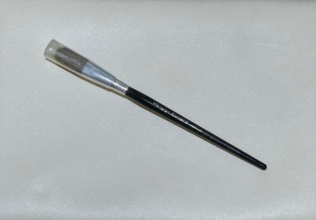 SEPHORA PRO Highlighter brush No.98 (Category: Makeup) located in Mandaluyong City. Submitted by wysluxe (Listing ID 1330662839, Image 2). Description: SEPHORA PRO Highlighter brush No.98.