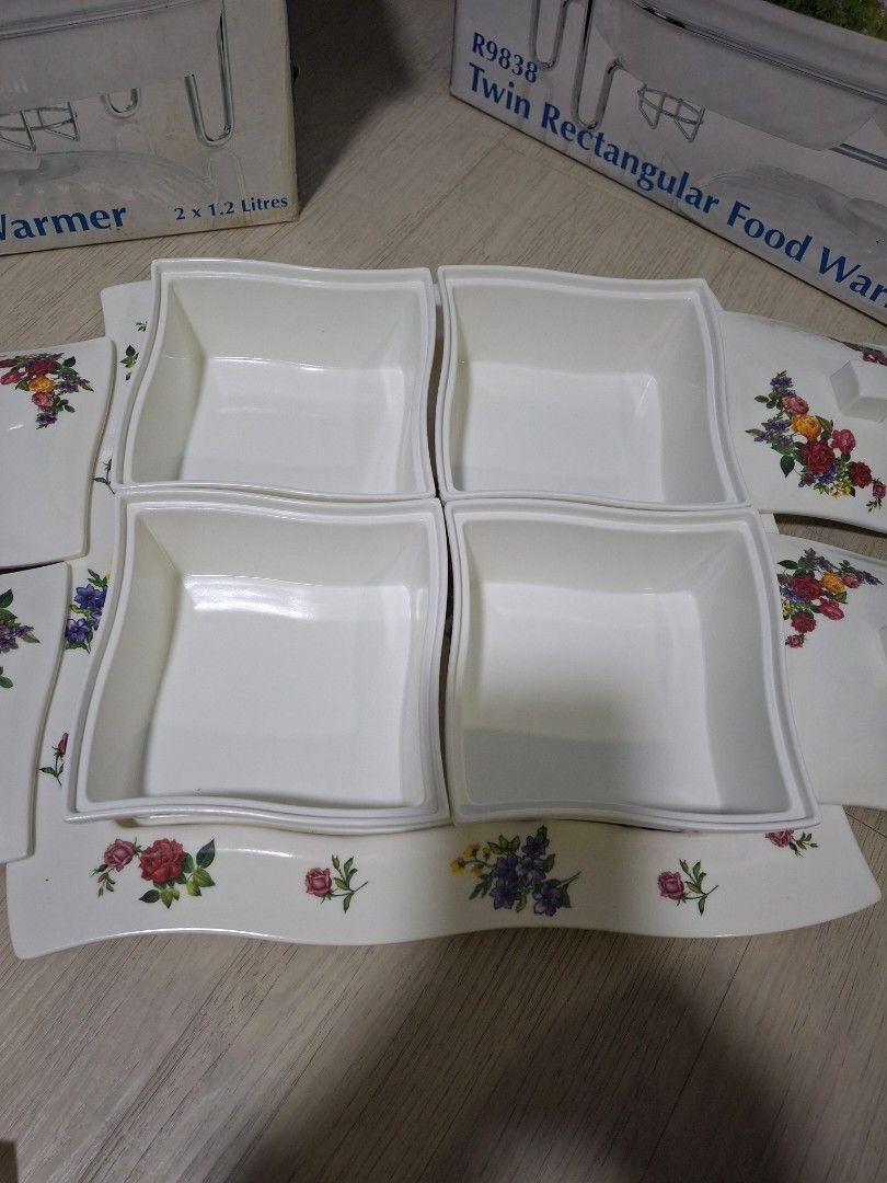 Serving set (Category: Other Kitchenware & Tableware) located in Singapore. Submitted by samsiahhamzah0604 (Listing ID 1330523024, Image 3). Description: Serving set suitable for parties or open house during festive season to put food at 1 place without need to use many plates Detachable and can use as tray Selling at $8.