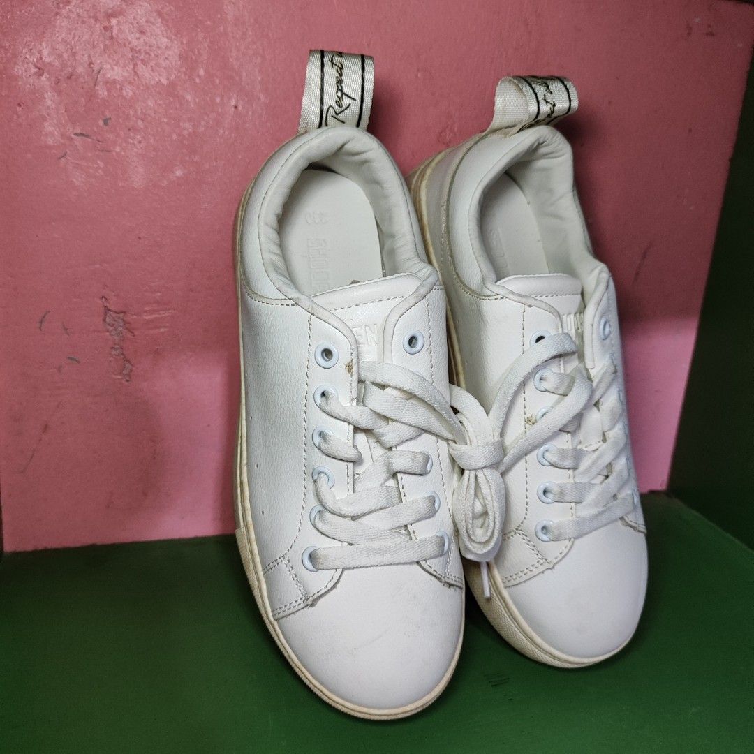 Shoopen sneaker shoes white Women s Fashion Footwear Sneakers on Carousell