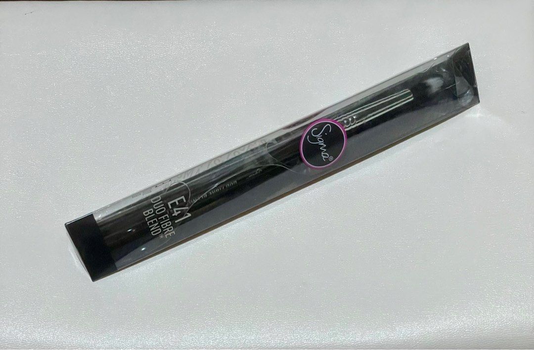 SIGMA Duo Fibre Blend brush - E41 (Category: Makeup) located in Mandaluyong City. Submitted by wysluxe (Listing ID 1330668127, Image 3). Description: SIGMA Duo Fibre Blend brush - E41 -Apply, buff and blend with precision. -Duo Fibre -Achieve an airy, diffused shadow application and lightly blend into the skin. .