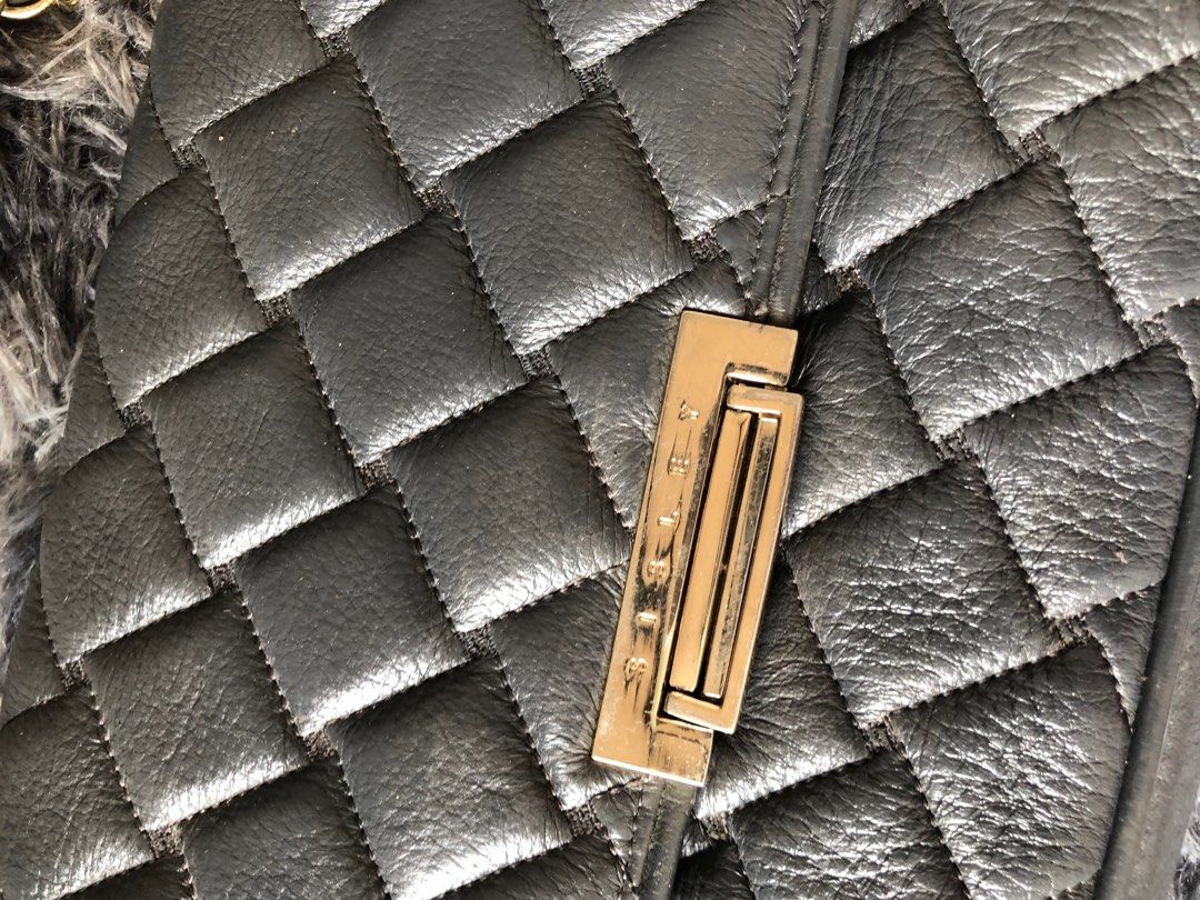 Sisley Flap lambskin bag (Category: Luxury Bags & Wallets) located in Sorsogon. Submitted by lunaticbaby (Listing ID 1330538414, Image 2). Description: Color: gray Condition: 9.5/10 DISCLAIMER : ALL PHOTOS ARE ALREADY POSTED. Please note that all items are pre-loved and may show signs of wear or minor imperfections. We strive to provide accurate descriptions and photos, but please understand that these unique finds may vary in condition. By shopp