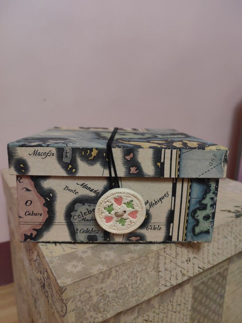 Small box with button lock (Category: Storage Boxes & Baskets) located in Taguig. Submitted by decluttering.ph2020 (Listing ID 1330629681, Image 2). Description: .