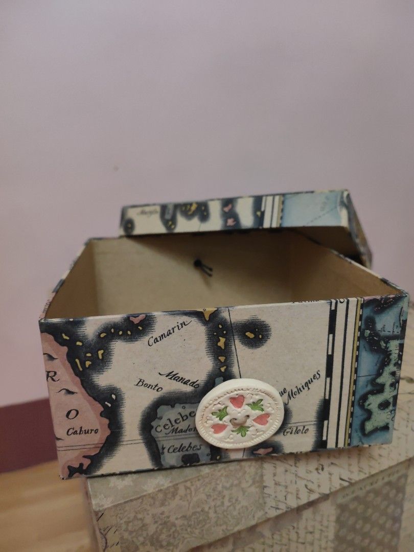 Small box with button lock (Category: Storage Boxes & Baskets) located in Taguig. Submitted by decluttering.ph2020 (Listing ID 1330629681, Image 3). Description: .