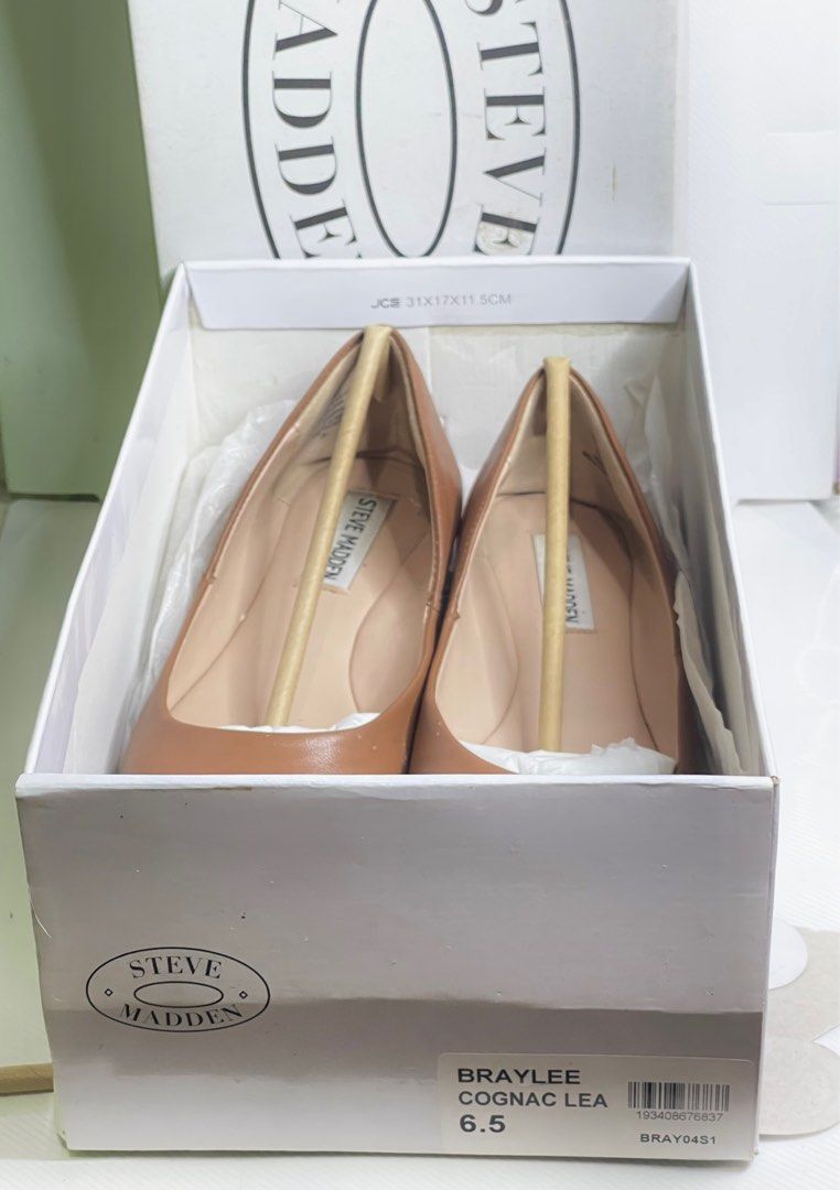 Steve Madden Office Shoes (Category: Flats & Sandals) located in Angono. Submitted by kasstuff (Listing ID 1330681138, Image 3). Description: Women’s flat/doll/office shoes 6.5 or 23.5cm Used few times then stored Comes with box Decluttering.