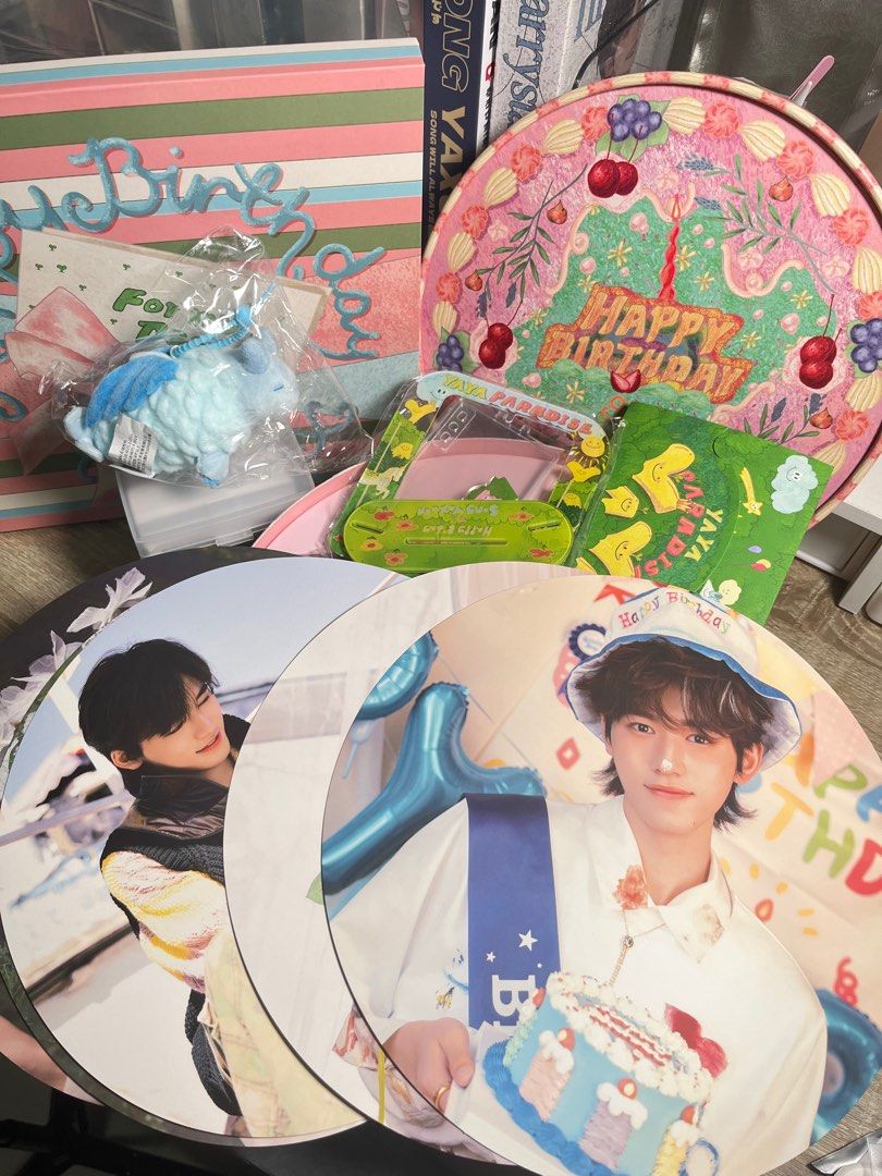 WTS TNT时代少年团宋亚轩生日周边套装无卡全套, Hobbies & Toys 