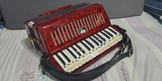 Yamaha Accordion S-32B instrument
