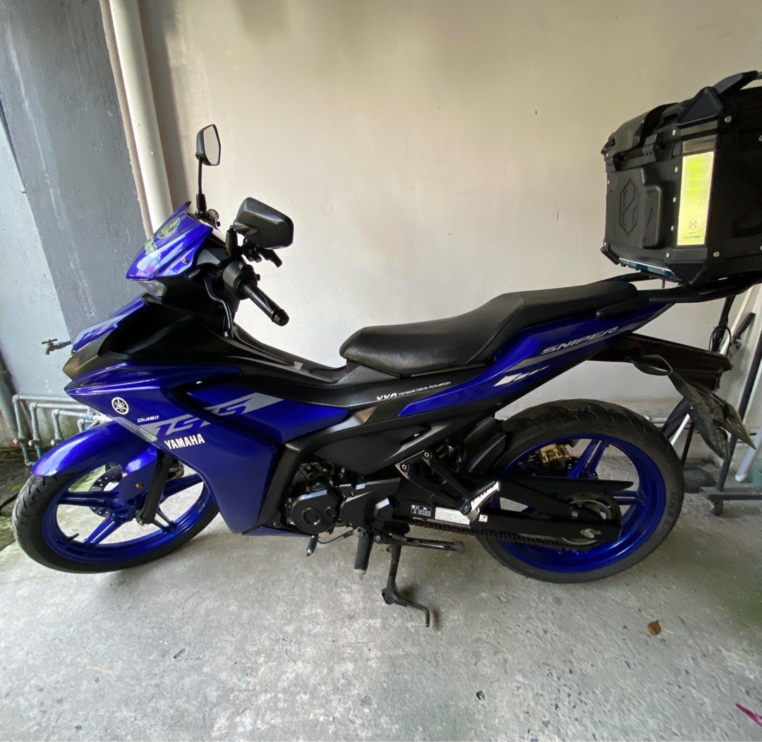 Yamaha Sniper 155 v3 (Category: Motorbikes for Sale) located in Trece Martires City. Submitted by jeanneee (Listing ID 1330594743, Image 2). Description: Yamaha Sniper 155 v3 2022 Model Complete Original ORCR 2 keys Registered til July 2026 First owner Hindi kasama box. Issue: Handle bar and scratches (see photos). Trece Martires, Cavite - Pick up.