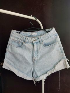 (Category: ) located in . Submitted by dumplings12 (Listing ID 1330673791, Image 1). Description: .