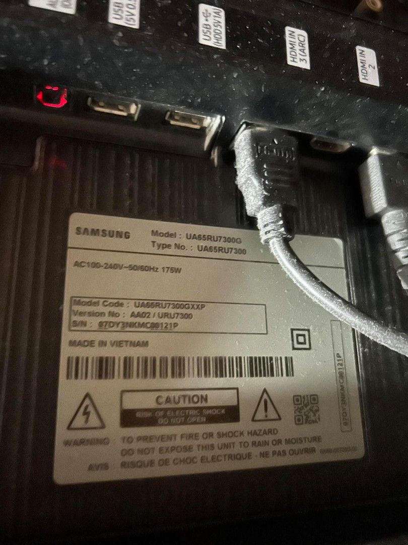 65" Samsung Curve Smart TV (Category: TV) located in Quezon City. Submitted by geacnth (Listing ID 1330721945, Image 3). Description: Rush and slightly negotiable..