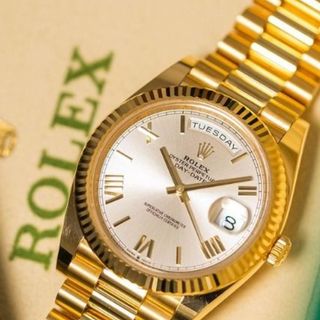 (Category: ) located in . Submitted by 0000watchcollectsg (Listing ID 1330800555, Image 1). Description: .