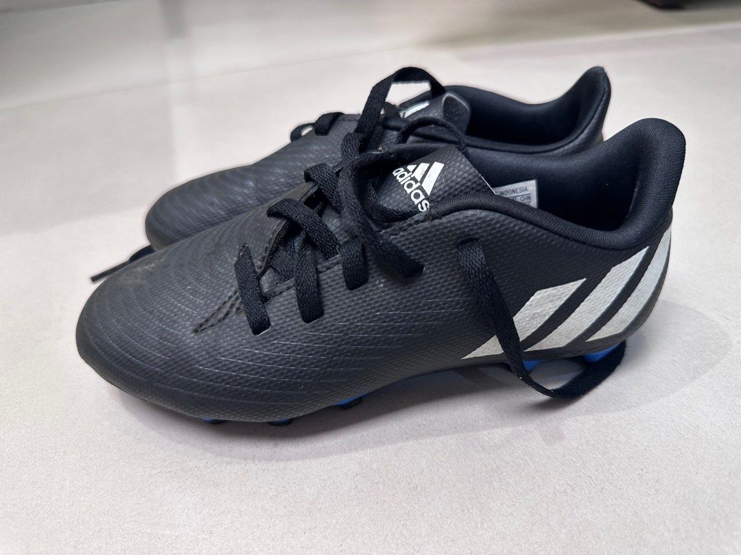 Soccer shoes for 5 year old hotsell