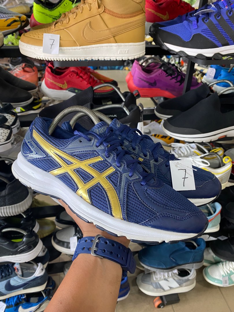 mens asic running shoes