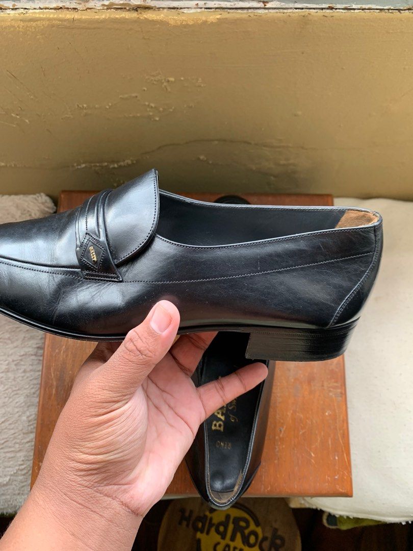 Bally loafers (Category: Dress shoes) located in Shah Alam. Submitted by goodsfellar (Listing ID 1330860310, Image 2). Description: Made in switzerland 🇨🇭 .