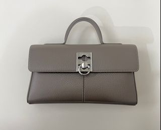 （分類：）位於 。 由 thethirdwardrobe 提交（商品編號 1330856942，圖片 1）。簡介： 。
