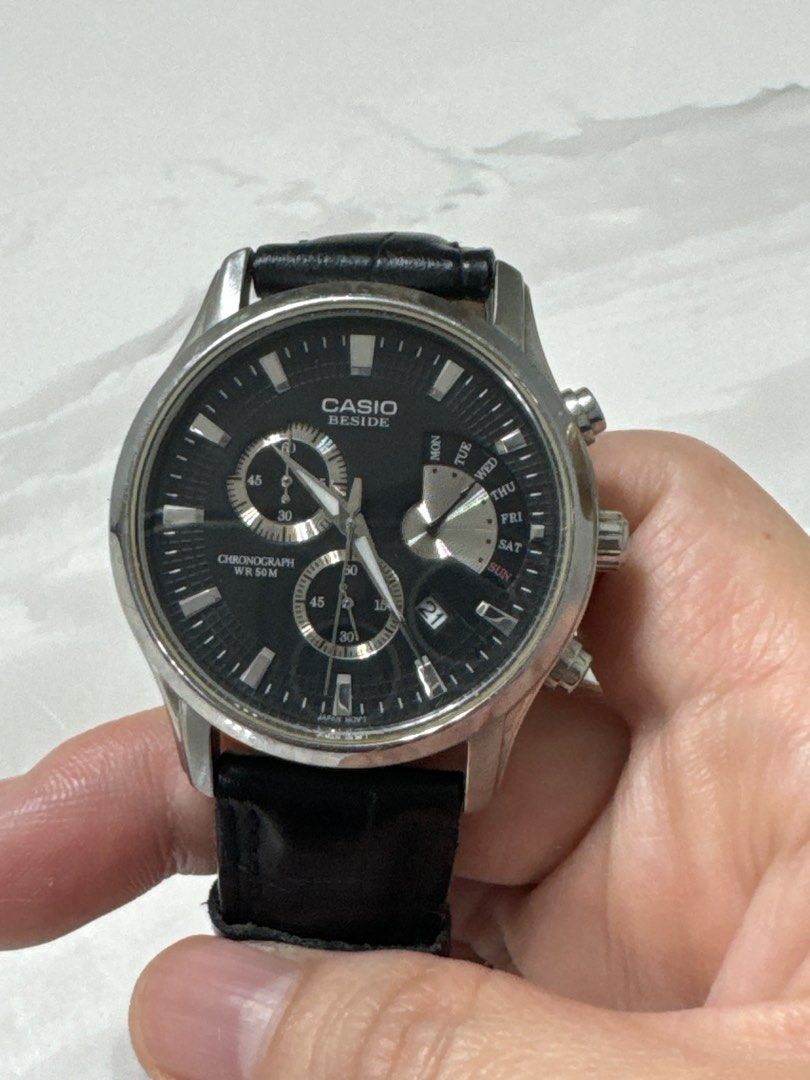 Casio beside 501 top