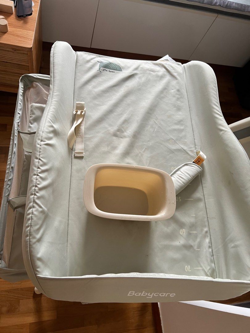 Changing table (Category: Changing Tables & Stations) located in Singapore. Submitted by jepsenwan (Listing ID 1330775064, Image 2). Description: With big storage below and at the side..