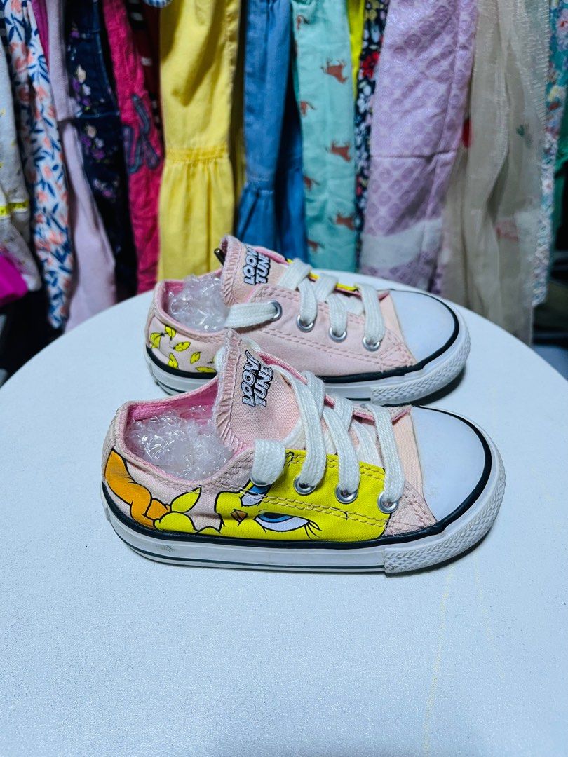 Converse X Looney Tunes Original Babies Kids Babies Kids Fashion on Carousell