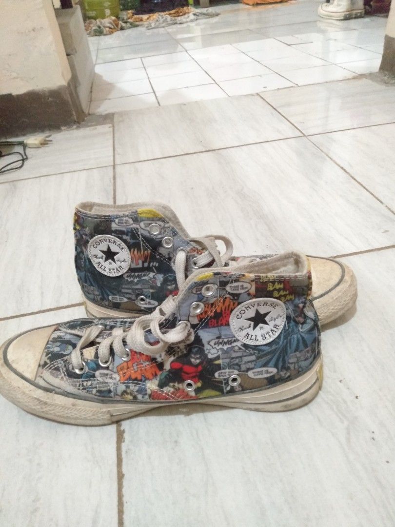 Converse X Marvel Fesyen Pria Sepatu Lainnya di Carousell