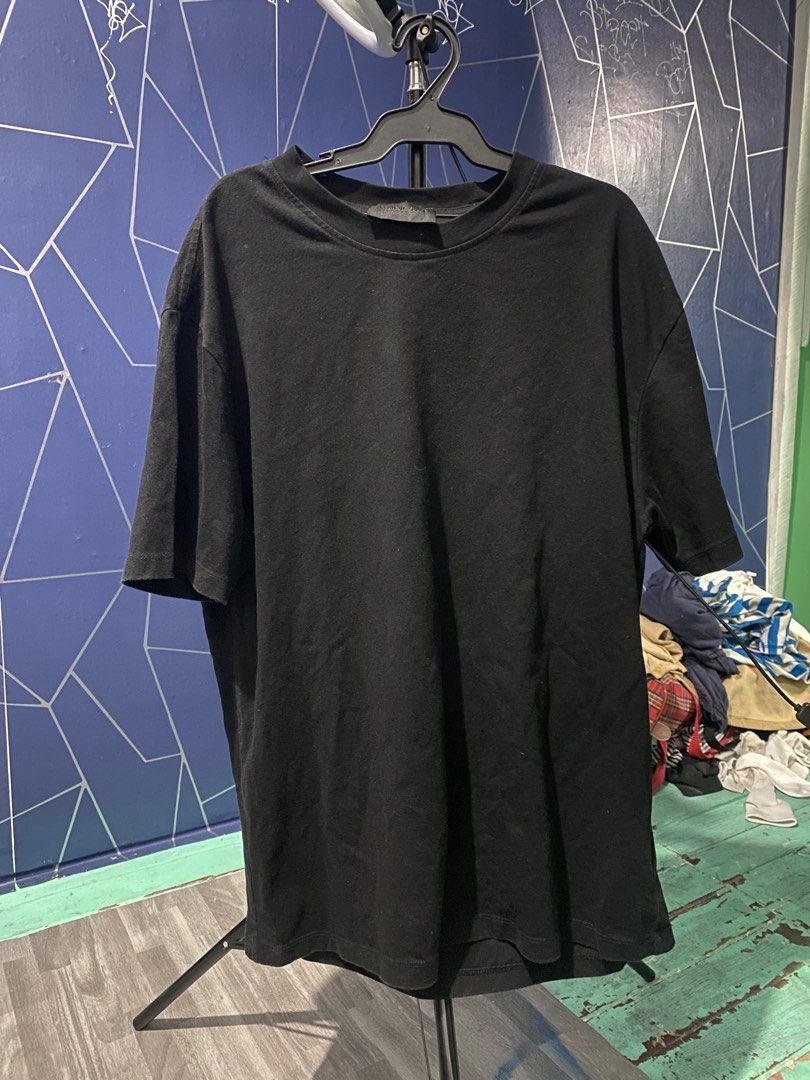 FEAR OF GOD NUMBER 7 TSHIRT (Category: Tshirts & Polo Shirts ) located in Taytay. Submitted by kellythriftitems (Listing ID 1330866591, Image 1). Description: PM FOR MORE INFO.