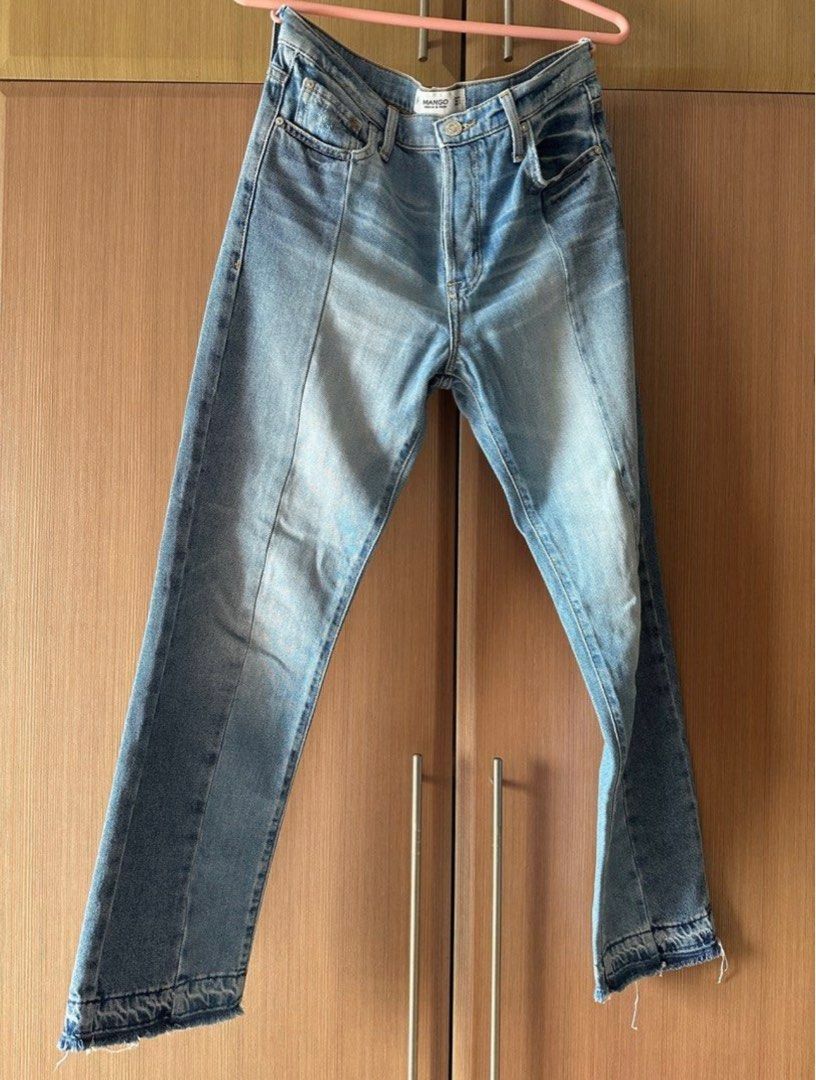 Mango Detailed Jeans (Category: Jeans) located in Manila. Submitted by closetdeclutter08 (Listing ID 1330776027, Image 1). Description: Skinny fit, still pretty and no flaws Size: XS - S .