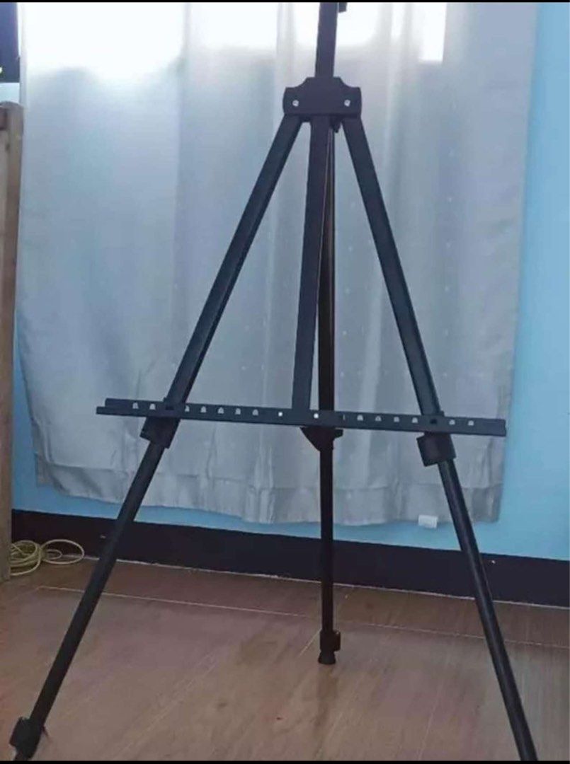 Metal easel (Category: Art & Prints) located in Pasay City. Submitted by shirley.manacsa (Listing ID 1330758882, Image 1). Description: .