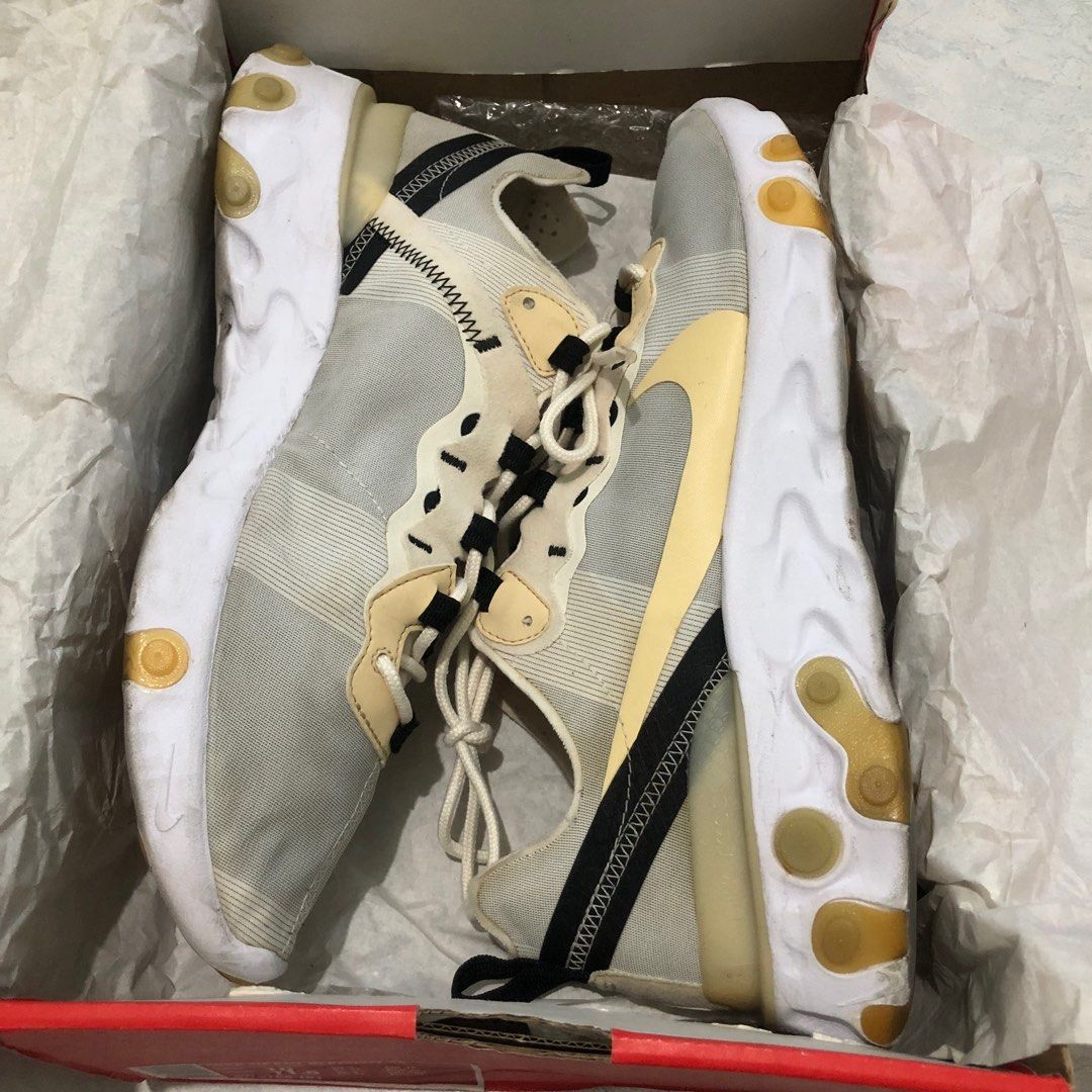 Nike react element vanilla top