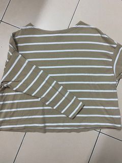 (Category: ) located in . Submitted by flowclothe (Listing ID 1330844829, Image 1). Description: .