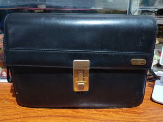 (Category: ) located in . Submitted by ynamariie (Listing ID 1330762802, Image 1). Description: .