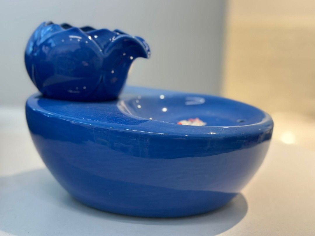 Porcelain Pet Water Fountain (Category: Homes & Other Pet Accessories) located in Singapore. Submitted by petsgalaxysg (Listing ID 1330719567, Image 2). Description: brand new in box! choose your favourite designs and colours! we have blue, pink and white available! want to view before purchasing? drop us a text or pm us before heading down to our shop ! opt for delivery or self-collect :) click into our profile for more information! get 10% off 