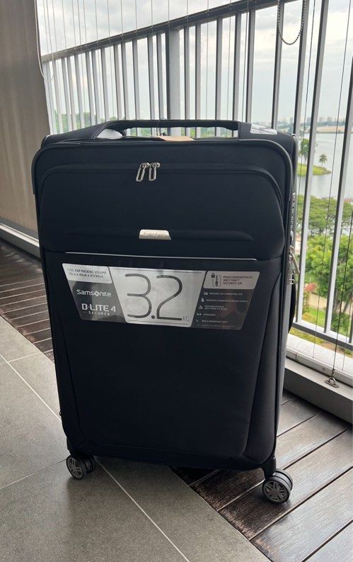 Samsonite B-Lite Spinner 29 inch /78cm Luggage, Hobbies Toys