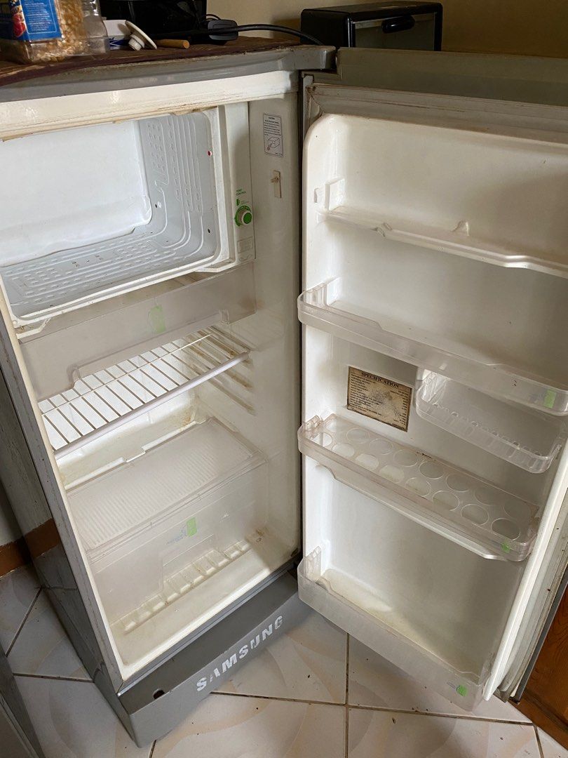 Samsung Ref (Category: Refrigerators and Freezers) located in Cebu City. Submitted by paulvera08 (Listing ID 1330870617, Image 2). Description: Issue: The freezer works perfectly fine, but the door is missing. Temporary Fix: You can cover the freezer opening with a thick, airtight material (such as plastic or a thermal blanket) or Replacement: You can order a replacement freezer door on the orange app, as they have it available..