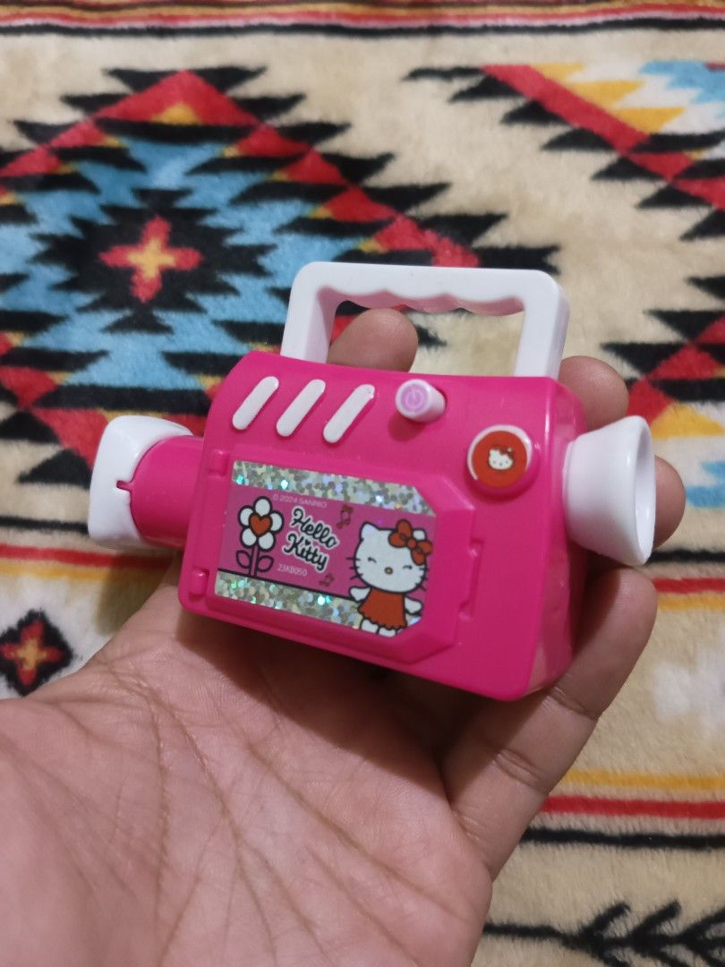 Sanrio hello kitty mini video camera viewmaster (Category: Cameras) located in Quezon City. Submitted by markgolveo (Listing ID 1330800516, Image 2). Description: Sanrio hello kitty mini video camera viewmaster.