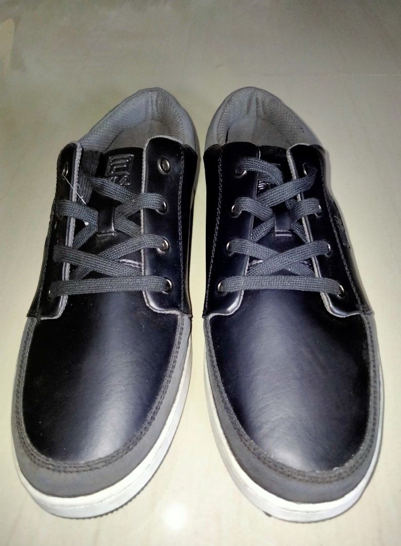 SEPATU FILA SIZE 42, Fesyen Pria, Sepatu Sneakers di Carousell