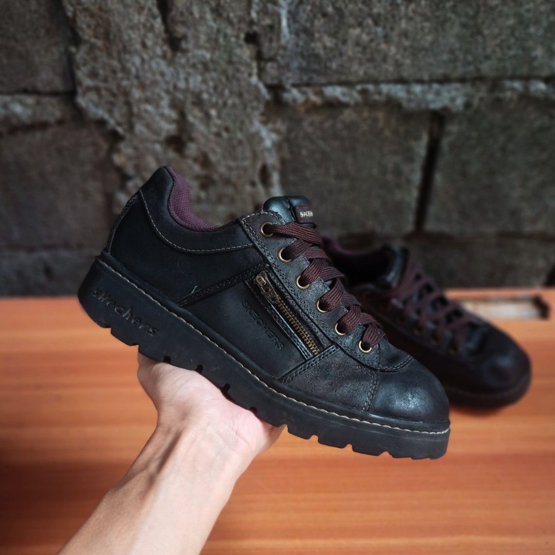 Skechers tredds black leather zip pocket