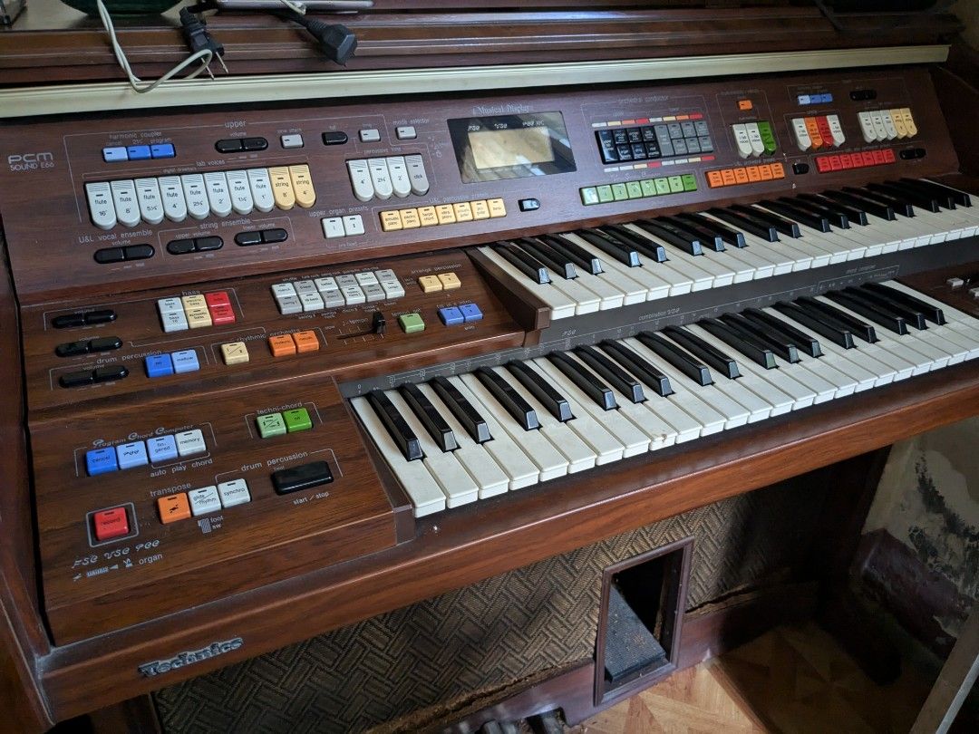 Technics organ (defective) (Category: Musical Instruments) located in San Juan City. Submitted by isneaky (Listing ID 1330849555, Image 1). Description: Technics PCM sound E66 for sale as defective Pick up sa Addition Hills, San Juan City.