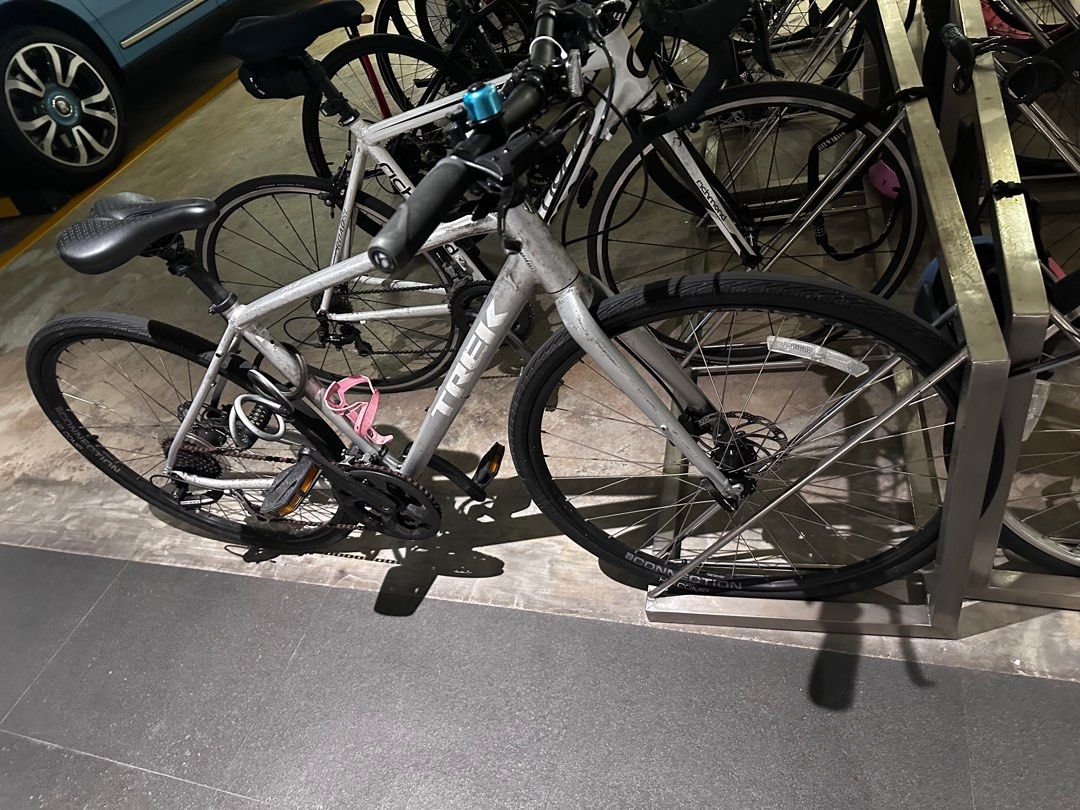 Trek FX2 Hybrid Bicycle Medium, Sports Equipment, Bicycles Parts