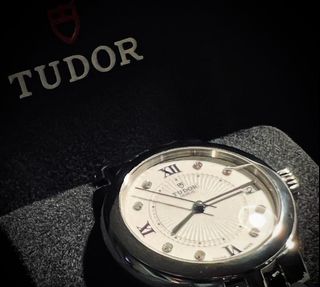 Jam tudor airasia top