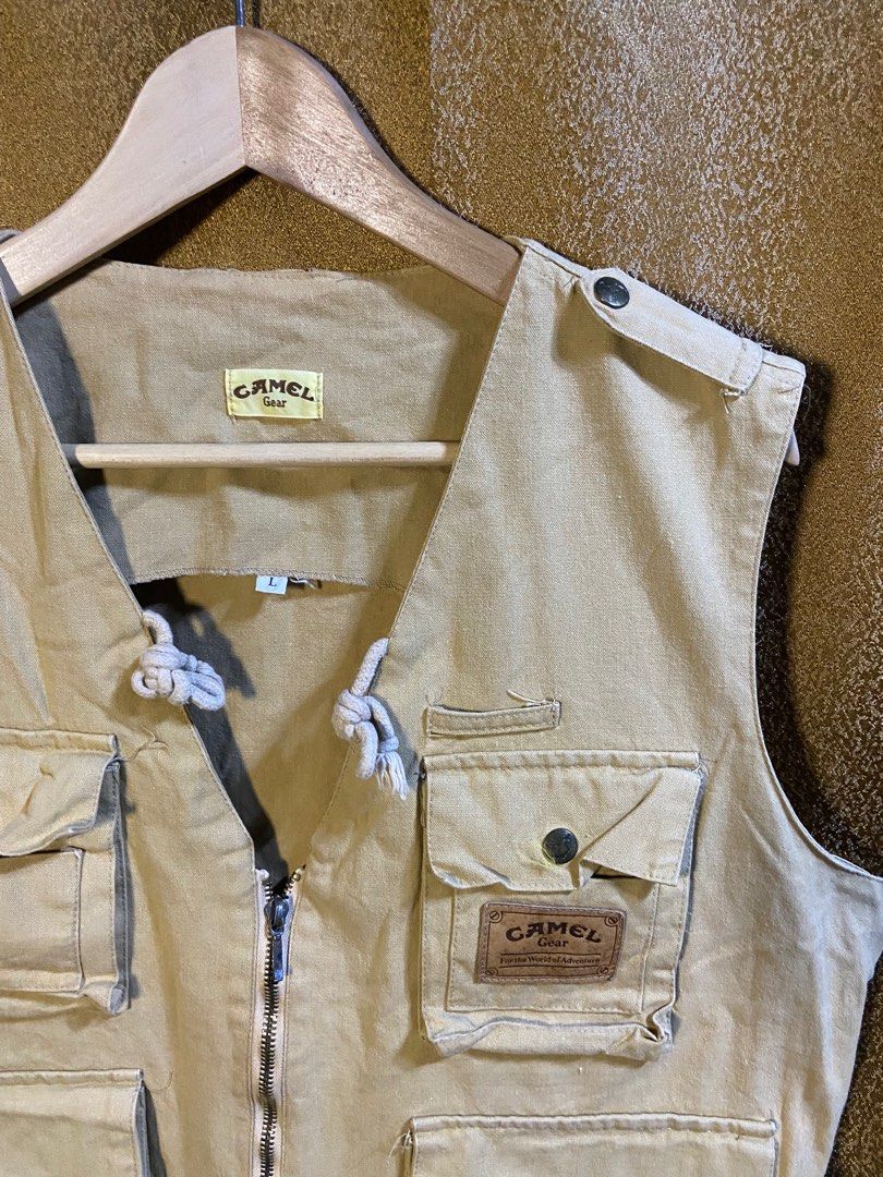 Vintage camel gear multi pocket vest (Category: Vests) located in Cabuyao City. Submitted by chukz_x (Listing ID 1330811010, Image 2). Description: Size large 23 width 24 length Excellent condition .