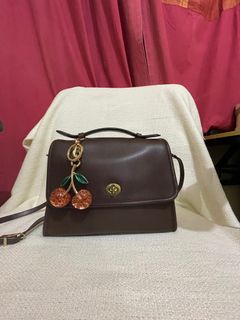 (Category: ) located in . Submitted by iamili (Listing ID 1330843012, Image 1). Description: .
