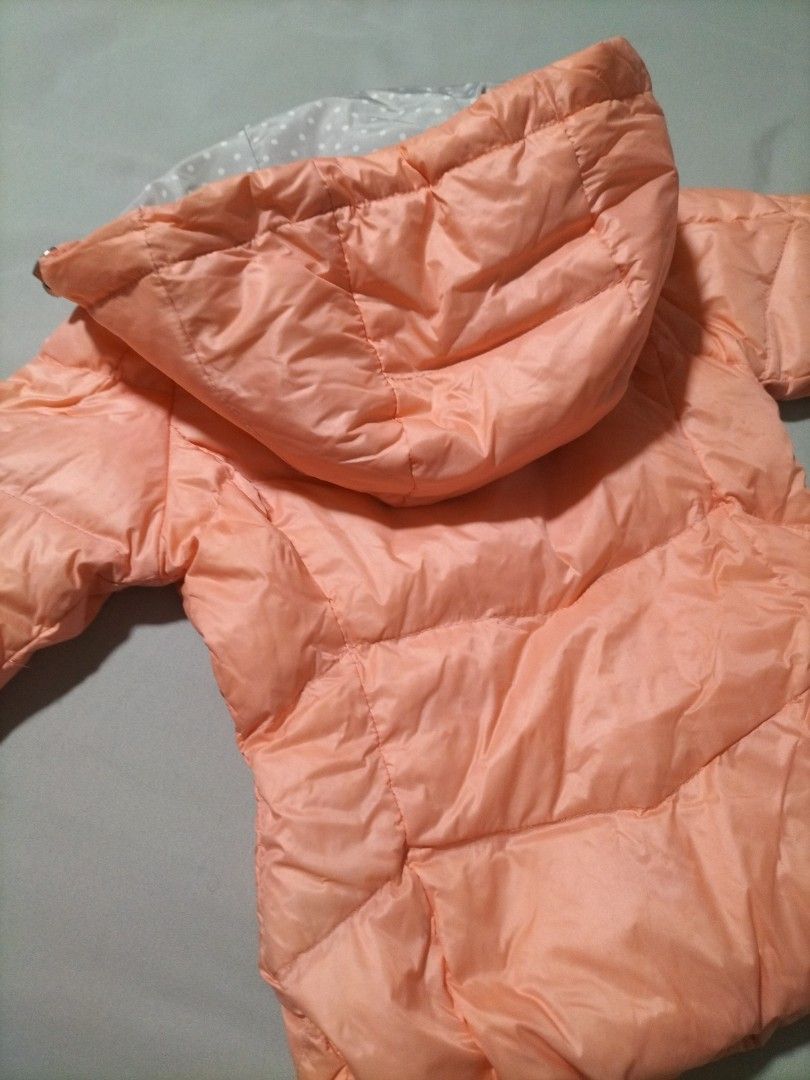 Winter Jacket (Category: Babies & Kids Fashion) located in Singapore. Submitted by az_haven (Listing ID 1330737680, Image 3). Description: Worn once to Seoul. Well kept & storage.
